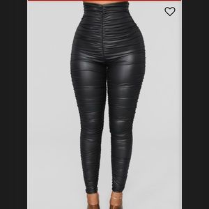 Fashion nova leggings